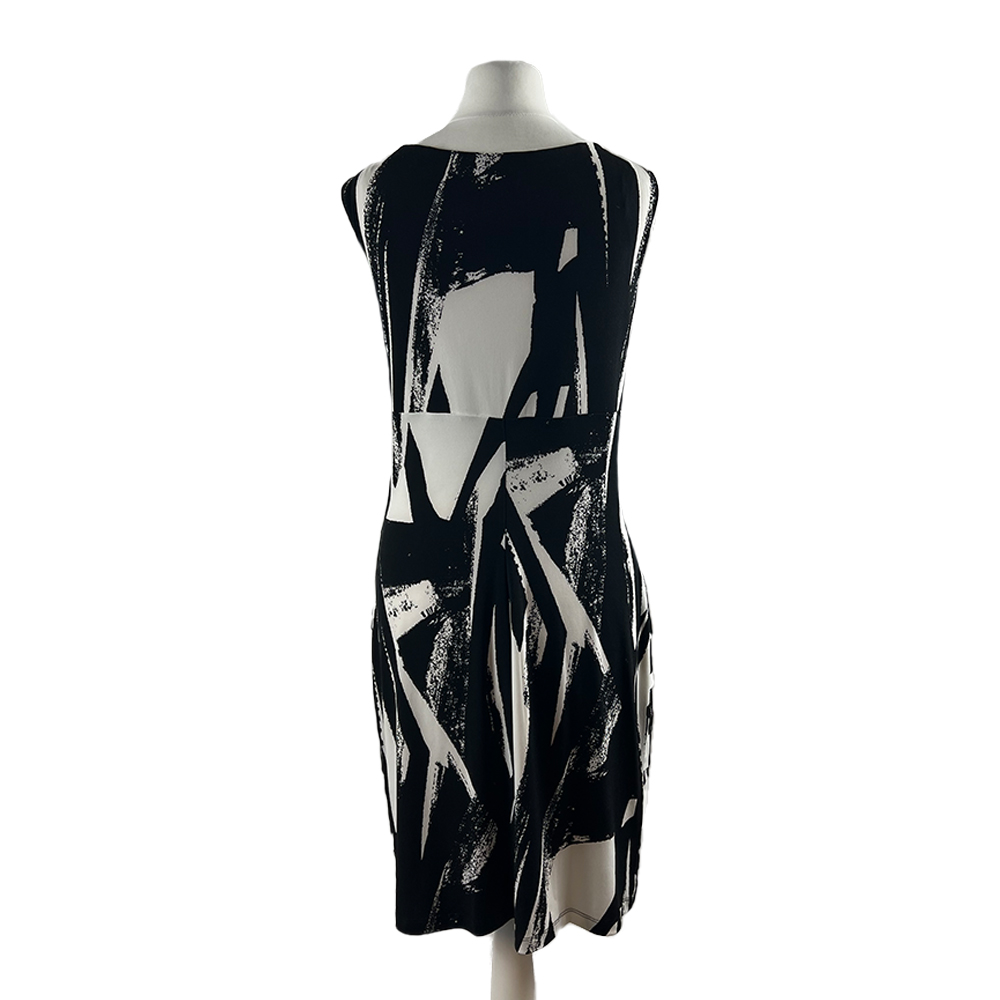 Sandra darren black clearance and white dress