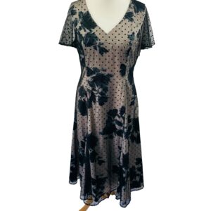 <P>Jacques Vert Nude & Black Floral Dress</P>Size M