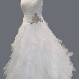 </P> Christina Wu ‘Love’ Ivory Organza Wedding Dress Size 18 </P> with veil