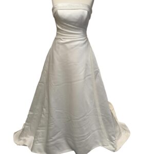 </P> Maggie Sottero Wedding Dress Size 14 </P> White Satin