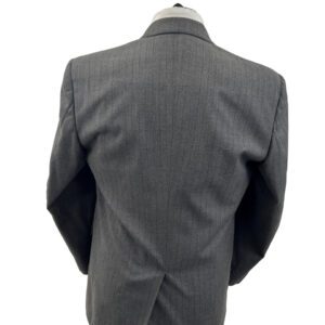 </P> Mens Grey Pinstripe Suit </P> chest 42″ R, waist 32″ S </P>