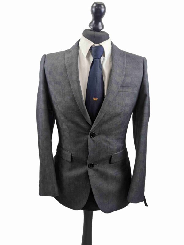 </P> Mens Onesix5ive Suit, Chest 36", Waist 30" Short </P>