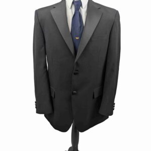 </P> Mens M&S Black Dinner Suit Chest 42″ Waist 36″ Short </P>